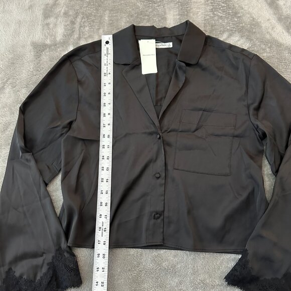 NWT Abercrombie & Fitch Black Satin Lace Long Sleeve Top Blouse Women's SMALL - Picture 4 of 5